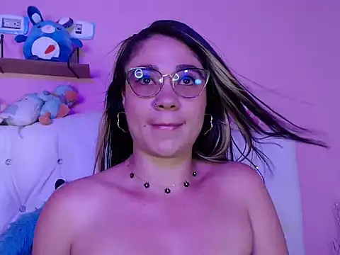 Snapshot of ARIABLAZE_18 chatting on December 18, 2025, 9:10 pm ARIABLAZE 18 online show from December 18, 2025, 9:10 pm