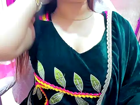 Snapshot of DimondGirl_ chatting on April 21, 2026, 7:06 pm DimondGirl online show from April 21, 2026, 7:06 pm