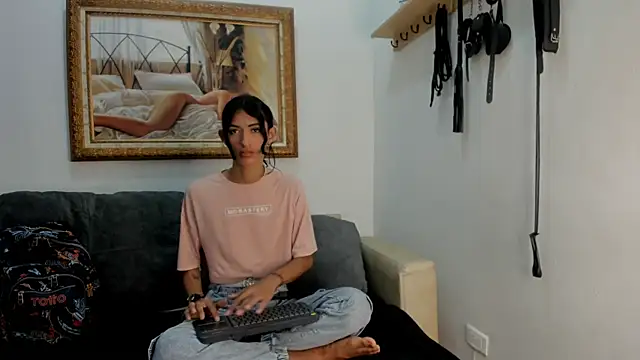 Snapshot of Sunny_OS chatting on December 23, 2025, 1:47 am Sunny OS online show from December 23, 2025, 1:47 am