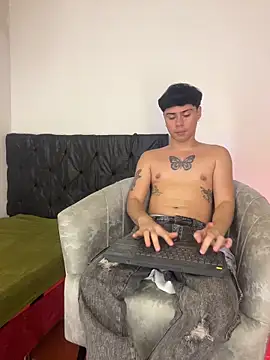 ITHAN DREAMBOY online show from February 23, 2026, 9:01 pm