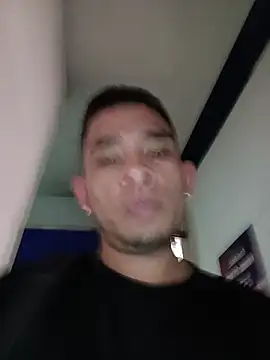 Snapshot of Gloryholeroom chatting on December 19, 2025, 7:43 pm Gloryholeroom online show from December 19, 2025, 7:43 pm