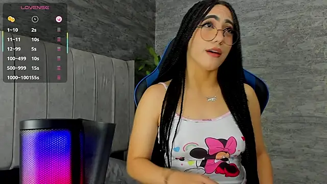 Snapshot of Odett_Khast chatting on December 19, 2025, 5:25 am Odett Khast online show from December 19, 2025, 5:25 am