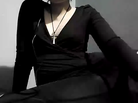 Snapshot of Delilah_666 chatting on December 17, 2025, 2:50 am Delilah 666 online show from December 17, 2025, 2:50 am