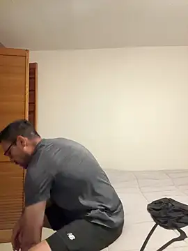 AdrianGarcia89 online show from May 10, 2026, 1:11 am