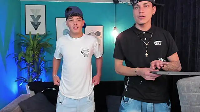 Snapshot of Oficial_KingOfHeavens chatting on December 19, 2025, 8:49 pm Oficial KingOfHeavens online show from December 19, 2025, 8:49 pm