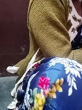 Snapshot of farana_bhat chatting on January 15, 2026, 5:01 am farana bhat online show from January 15, 2026, 5:01 am