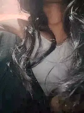 Snapshot of farana_bhat chatting on March 18, 2026, 3:42 am farana bhat online show from March 18, 2026, 3:42 am