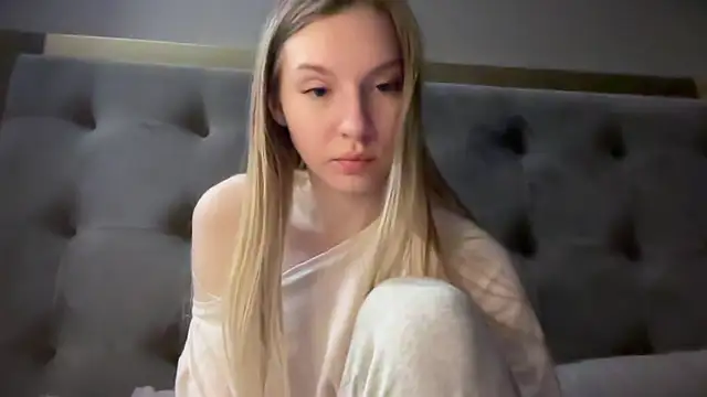 blondinkaa online show from April 12, 2026, 7:08 pm