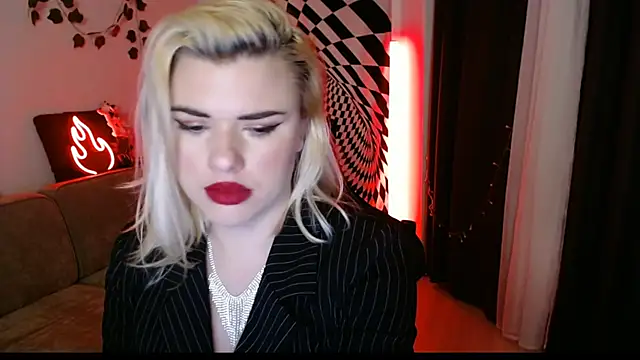 Snapshot of Ariana_Saint chatting on February 18, 2026, 5:20 pm Ariana Saint online show from February 18, 2026, 5:20 pm