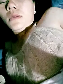 Snapshot of Uzi-na chatting on December 18, 2025, 10:38 pm Uzi-na online show from December 18, 2025, 10:38 pm