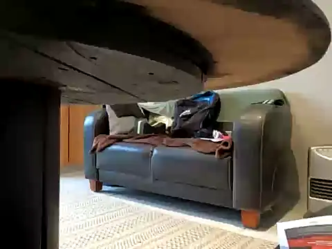 Snapshot of luiseandrogyne chatting on December 18, 2025, 5:19 pm luiseandrogyne online show from December 18, 2025, 5:19 pm