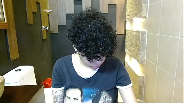 Snapshot of Sasha_Venom chatting on February 3, 2026, 11:32 pm Sasha Venom online show from February 3, 2026, 11:32 pm