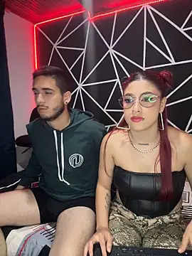 Snapshot of Makenzy_darly chatting on December 18, 2025, 4:40 am Makenzy darly online show from December 18, 2025, 4:40 am