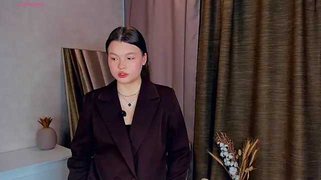 WindyAske online show from December 18, 2025, 1:39 pm