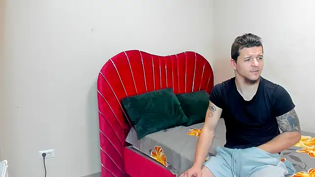 Snapshot of RubyDuo chatting on February 4, 2026, 10:04 pm RubyDuo online show from February 4, 2026, 10:04 pm