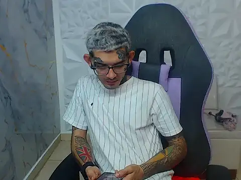 Snapshot of Boy_tatto77 chatting on February 8, 2026, 3:48 pm Boy tatto77 online show from February 8, 2026, 3:48 pm