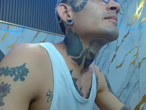 Snapshot of Boy_tatto77 chatting on February 14, 2026, 6:37 pm Boy tatto77 online show from February 14, 2026, 6:37 pm