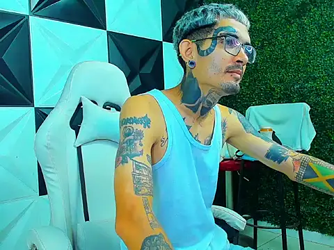 Snapshot of Boy_tatto77 chatting on February 20, 2026, 5:46 pm Boy tatto77 online show from February 20, 2026, 5:46 pm