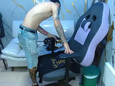 Boy tatto77 online show from May 10, 2026, 11:37 am