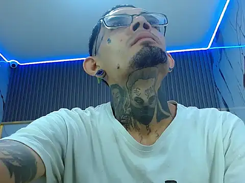 Boy tatto77 online show from May 14, 2026, 11:39 am