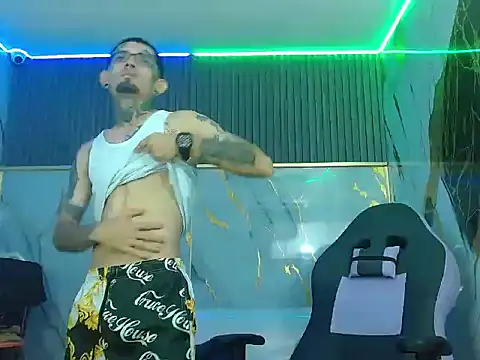 Boy tatto77 online show from May 19, 2026, 1:56 am
