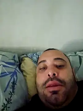 Snapshot of drlluis chatting on December 19, 2025, 12:28 am drlluis online show from December 19, 2025, 12:28 am