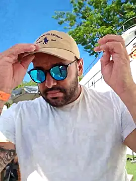 Snapshot of drlluis chatting on January 11, 2026, 6:46 pm drlluis online show from January 11, 2026, 6:46 pm