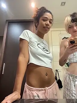 MikaScarlet online show from April 1, 2026, 2:36 pm