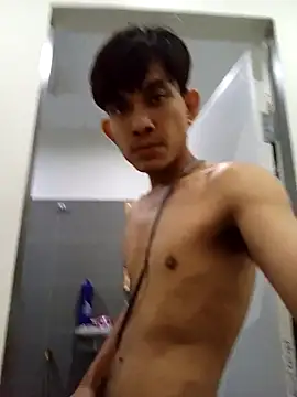 Snapshot of spitspittonmyface chatting on December 18, 2025, 3:40 pm spitspittonmyface online show from December 18, 2025, 3:40 pm