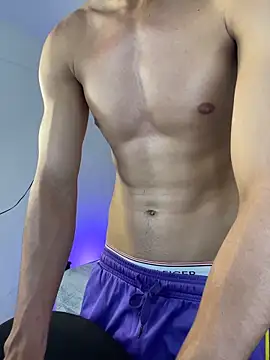 Snapshot of LIAM_COLT chatting on April 4, 2026, 5:32 pm LIAM COLT online show from April 4, 2026, 5:32 pm