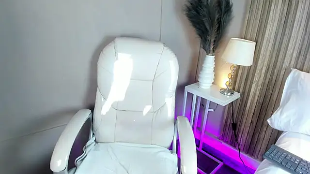 Snapshot of FiorelaSton chatting on March 1, 2026, 4:14 am FiorelaSton online show from March 1, 2026, 4:14 am