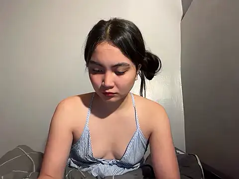Snapshot of Nanalicious_69 chatting on April 4, 2026, 9:12 pm Nanalicious 69 online show from April 4, 2026, 9:12 pm