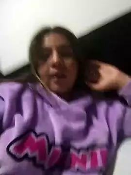 Samy37  online show from December 18, 2025, 4:40 am