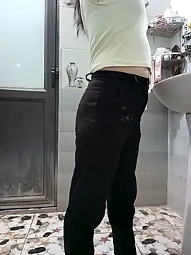 Snapshot of Sweet-Berryy chatting on February 15, 2026, 12:36 pm Sweet-Berryy online show from February 15, 2026, 12:36 pm