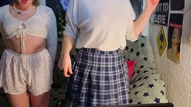 Snapshot of Ntmuforever chatting on December 19, 2025, 9:33 pm Ntmuforever online show from December 19, 2025, 9:33 pm