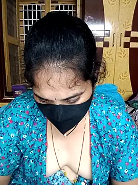 Snapshot of maduri__ chatting on February 4, 2026, 6:47 pm maduri online show from February 4, 2026, 6:47 pm