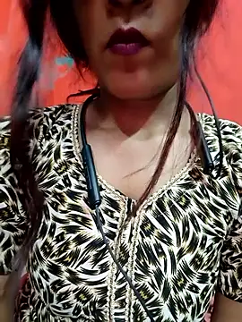 Snapshot of A-qween chatting on December 22, 2025, 3:36 am A-qween online show from December 22, 2025, 3:36 am