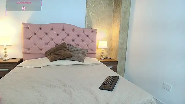 Snapshot of zoe_bermudez chatting on February 7, 2026, 3:32 am zoe bermudez online show from February 7, 2026, 3:32 am