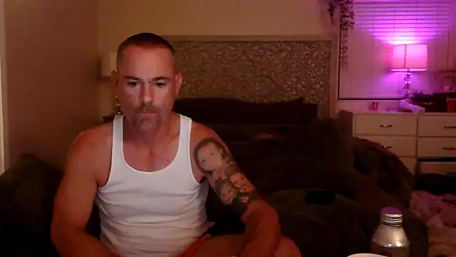 Snapshot of MISTERANDDEMI chatting on May 17, 2026, 8:23 am MISTERANDDEMI online show from May 17, 2026, 8:23 am