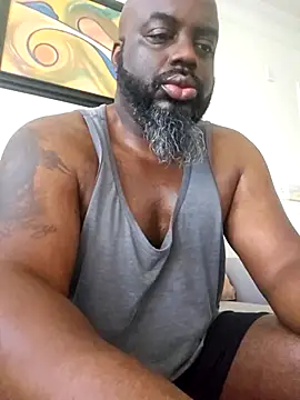 Snapshot of ceedevon13 chatting on February 3, 2026, 2:55 pm ceedevon13 online show from February 3, 2026, 2:55 pm