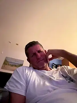 lvnlarge online show from December 19, 2025, 12:39 am