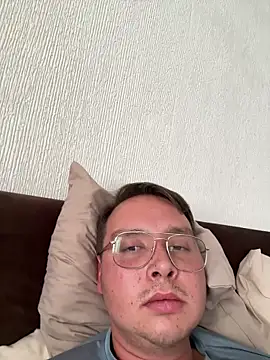 Snapshot of Burndew chatting on March 2, 2026, 11:55 pm Burndew online show from March 2, 2026, 11:55 pm