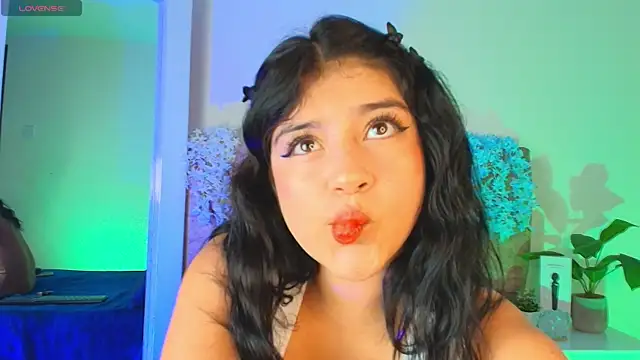 hannaa cute online show from May 6, 2026, 12:10 pm