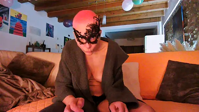 Snapshot of ErotiKat chatting on March 3, 2026, 8:59 pm ErotiKat online show from March 3, 2026, 8:59 pm