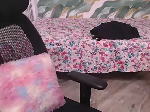 Snapshot of bold-smirthii chatting on February 18, 2026, 5:25 am bold-smirthii online show from February 18, 2026, 5:25 am