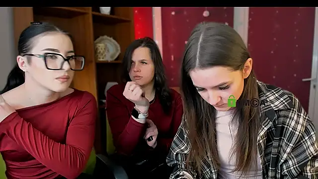 Snapshot of lole_ti chatting on January 18, 2026, 7:17 pm lole ti online show from January 18, 2026, 7:17 pm