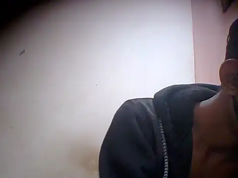 Snapshot of hey_sarthak_ chatting on December 20, 2025, 8:32 am hey sarthak online show from December 20, 2025, 8:32 am