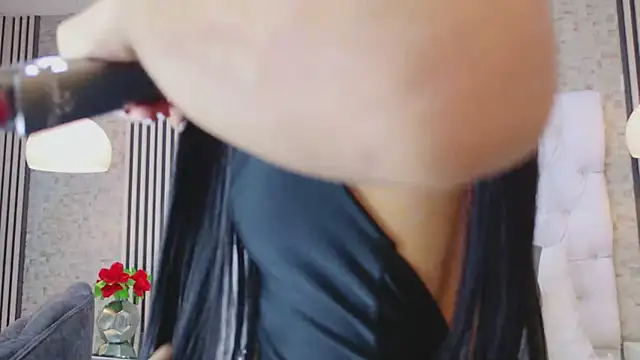 Snapshot of VioletGracee chatting on February 26, 2026, 12:26 pm VioletGracee online show from February 26, 2026, 12:26 pm