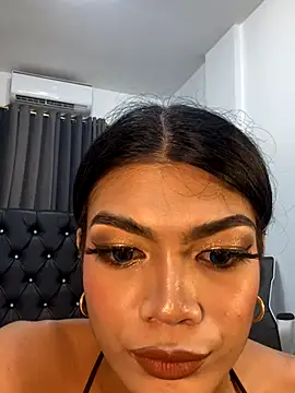 AveryCy online show from December 19, 2025, 4:03 pm