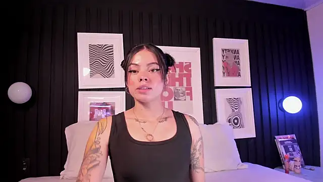 Snapshot of leslie_thompson chatting on January 13, 2026, 7:52 pm leslie thompson online show from January 13, 2026, 7:52 pm